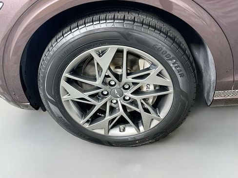 Used 2023 Genesis GV70 2.5T w/ Select Package AWD/4WD image 32