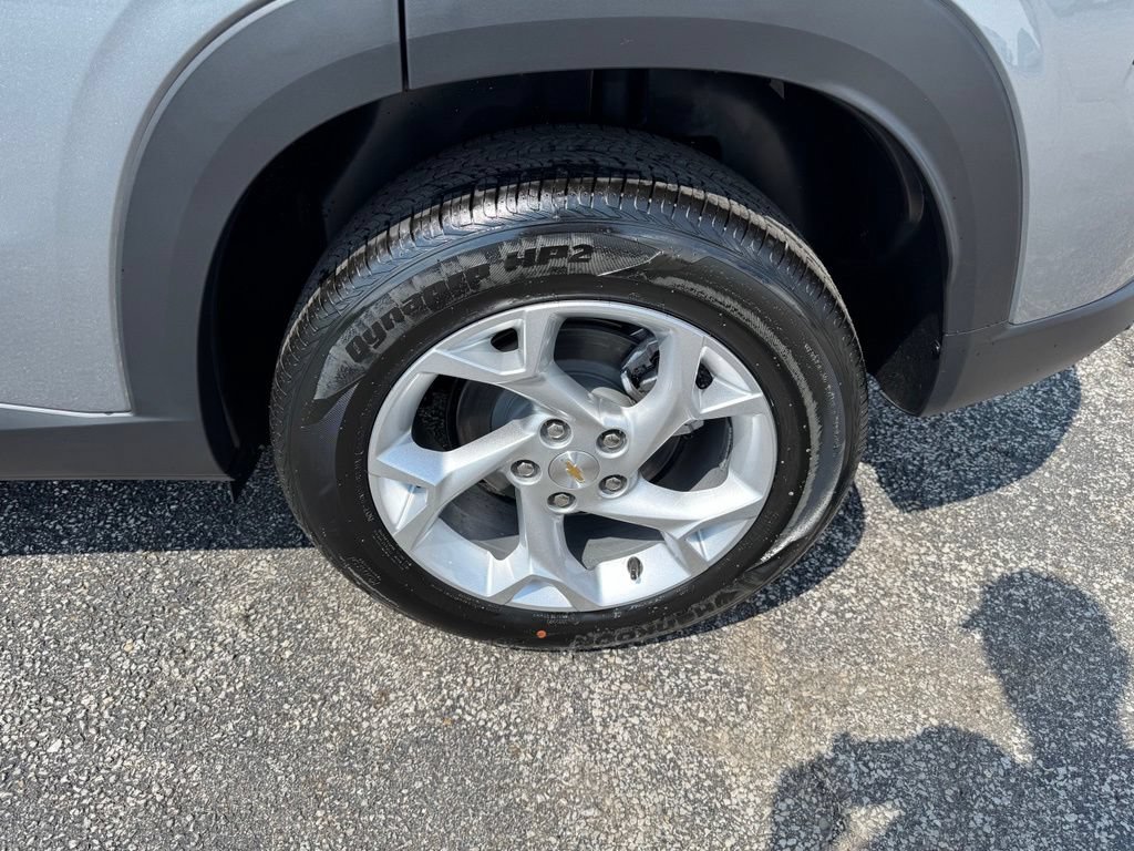 New 2026 Chevrolet Trax LS w/ LS Convenience Package FWD image 27