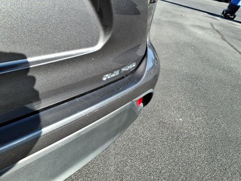 Used 2022 Toyota Highlander XLE image 5