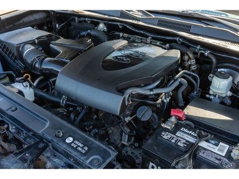 Used 2018 Toyota Tacoma Limited image 10