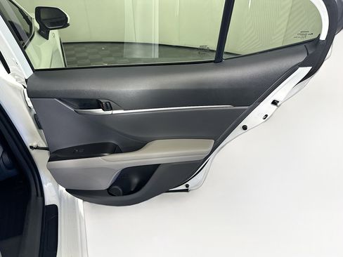 Used 2021 Toyota Camry SE FWD image 28