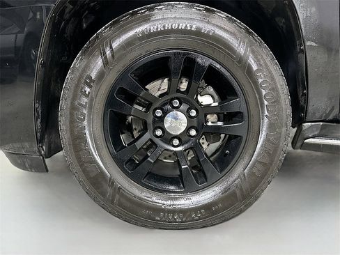 Used 2013 GMC Yukon XL Denali image 34