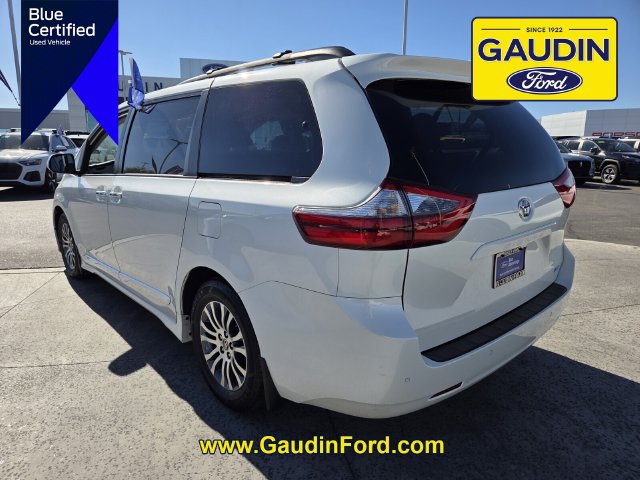 Used 2020 Toyota Sienna XLE w/ XLE Navigation Package FWD image 5