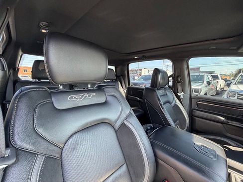 Used 2022 RAM 1500 Laramie AWD/4WD image 44
