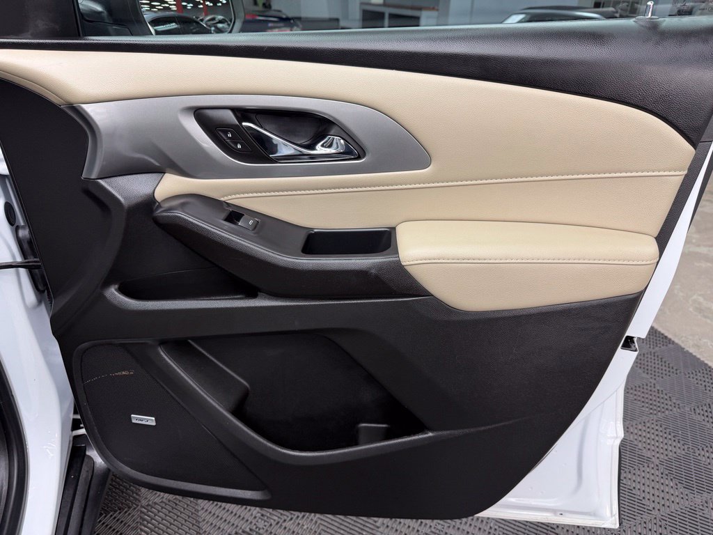 Used 2022 Chevrolet Traverse LT w/ LT Premium Package FWD image 55