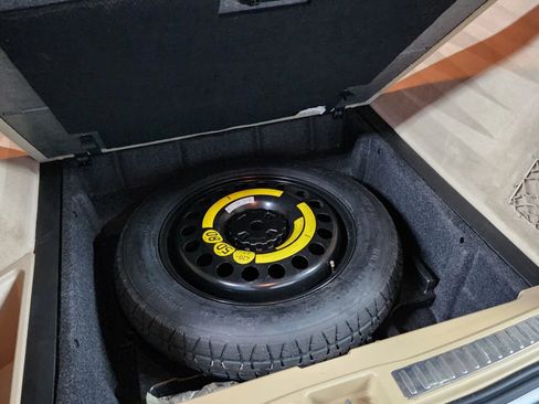 Used 2015 Mercedes-Benz ML 350 ML 350 4MATIC Sport Utility 4D w/ Premium 1 Package image 59