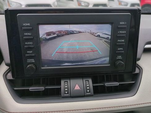 Used 2019 Toyota RAV4 XLE Premium w/ Cold Weather Package FWD image 23