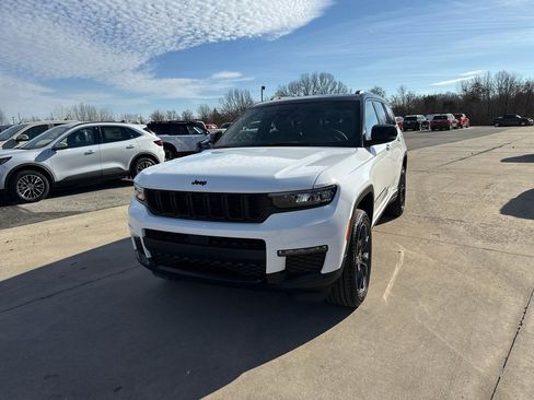 New 2025 Jeep Grand Cherokee L Limited AWD/4WD image 17
