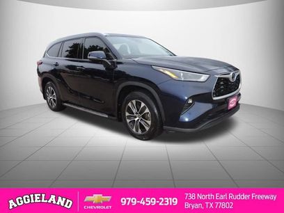 Used 2022 Toyota Highlander XLE