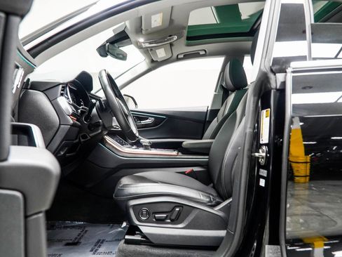 Used 2022 Audi Q8 Premium Plus w/ Premium Plus Package image 40