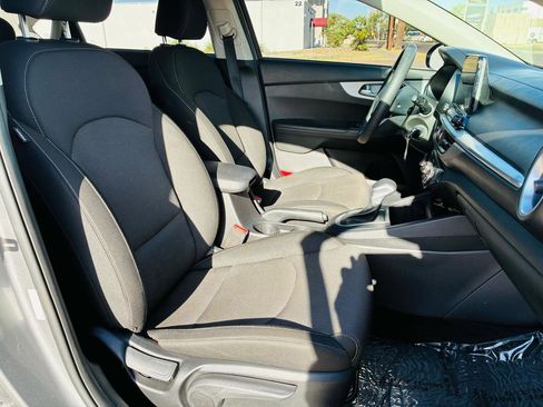 Used 2023 Kia Forte LXS FWD image 19