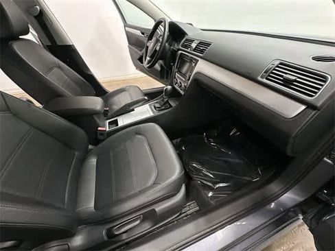 Used 2012 Volkswagen Passat 2.5 SE image 18