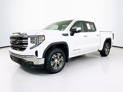 Used 2025 GMC Sierra 1500 SLT AWD/4WD image 3