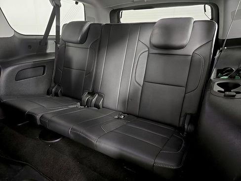 Used 2018 Chevrolet Suburban LT image 11