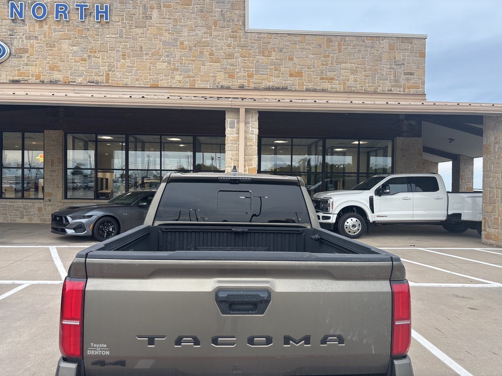 Used 2025 Toyota Tacoma TRD Off-Road w/ TRD Off Road Premium Package AWD/4WD image 5