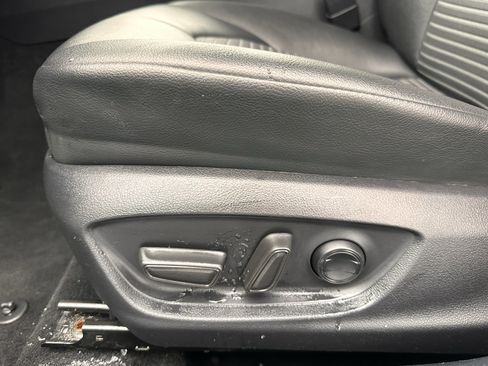 Used 2023 Toyota Camry SE image 8