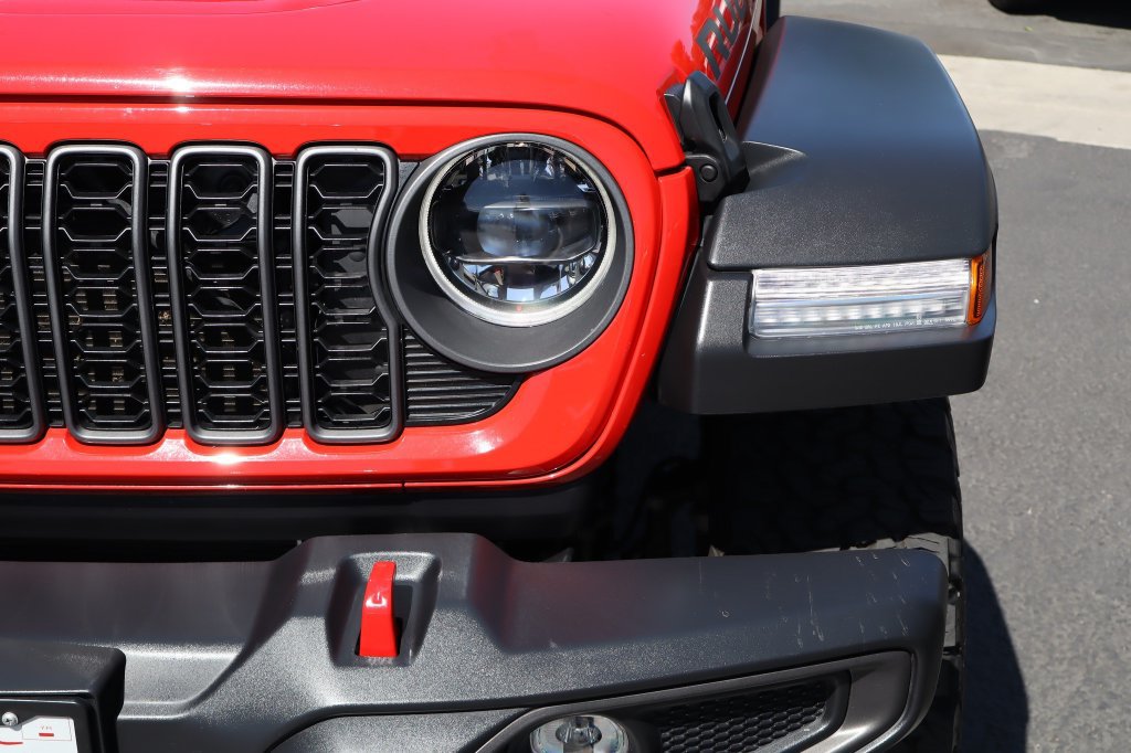 Certified 2025 Jeep Wrangler Unlimited Rubicon AWD/4WD image 8