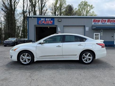 Used 2015 Nissan Altima 2.5 SV w/ Convenience Package image 2