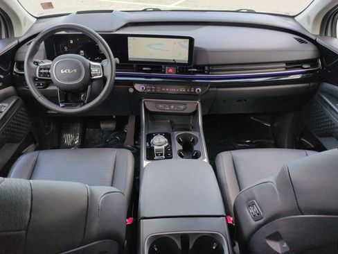 Used 2025 Kia Carnival SX Prestige FWD image 15