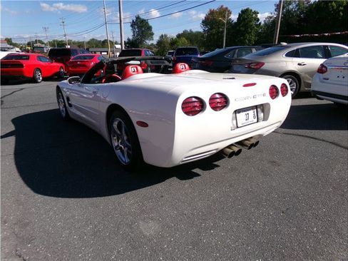 Used 2002 Chevrolet Corvette Convertible w/ Preferred Equipment Group2 image 9