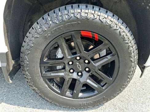 Used 2024 Chevrolet Silverado 1500 RST w/ Redline Edition AWD/4WD image 10