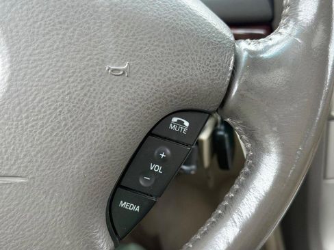 Used 2006 Lincoln LS image 19