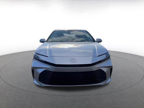 Used 2025 Toyota Camry LE image 4