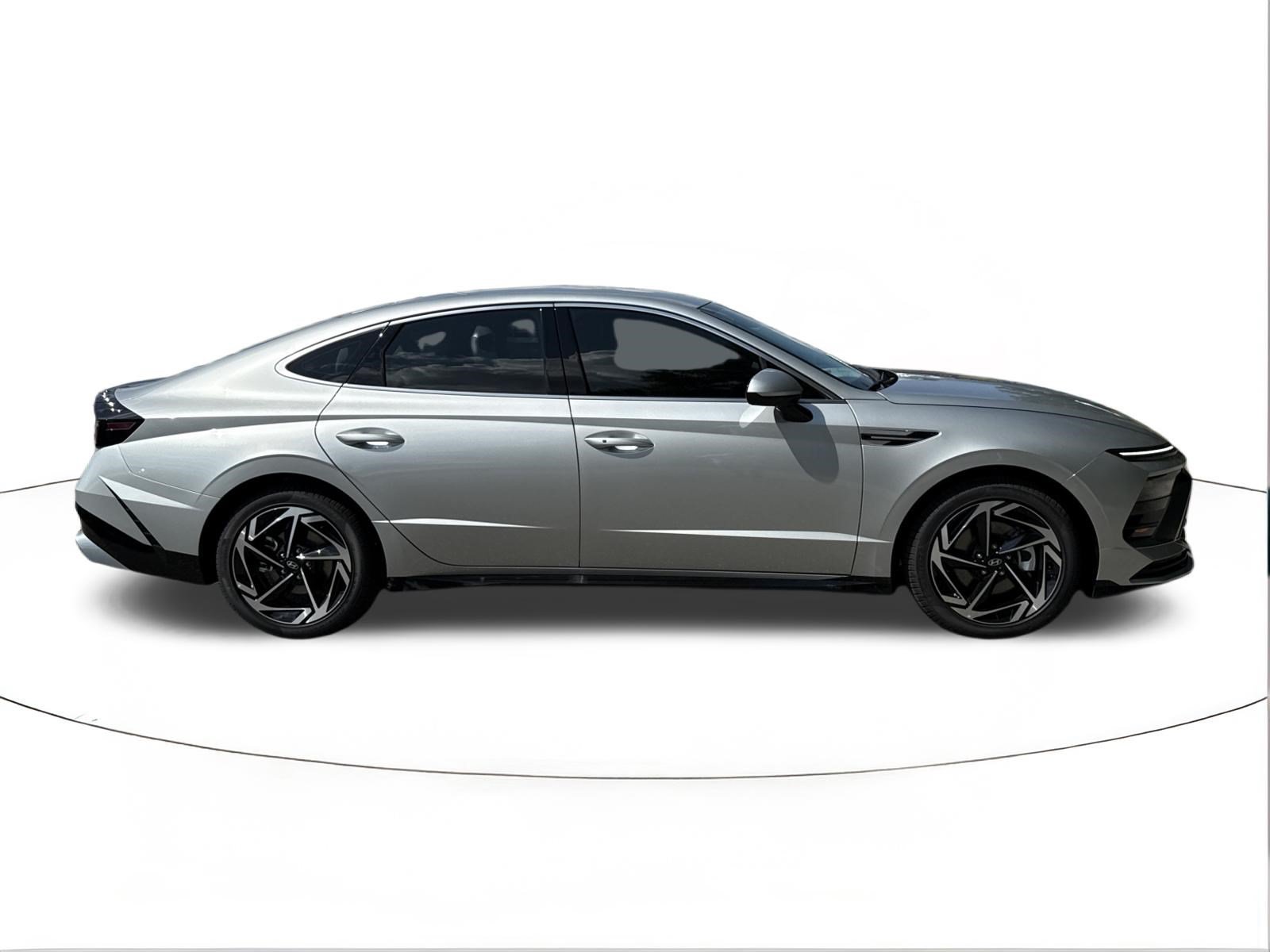 New 2026 Hyundai Sonata SEL FWD image 2