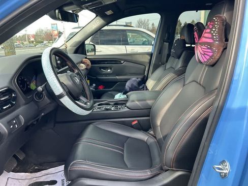 Used 2025 Honda Pilot TrailSport image 13