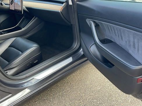 Used 2018 Tesla Model 3 Long Range image 27