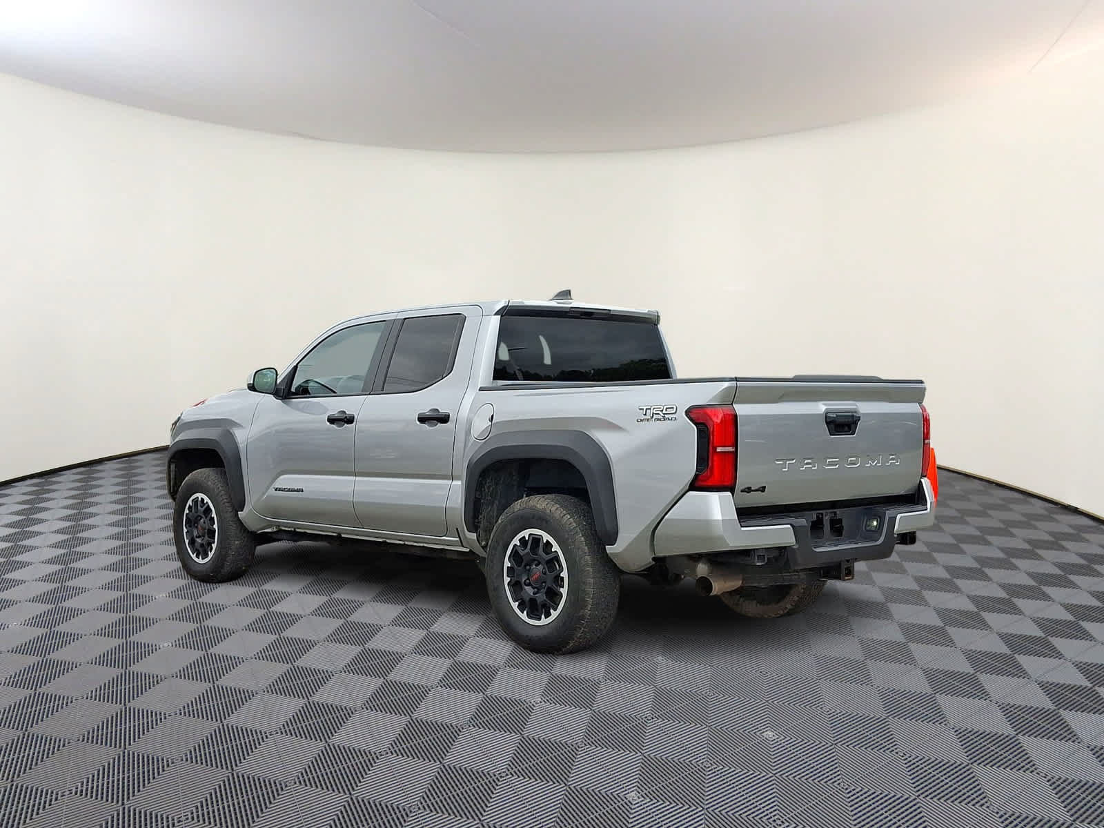 Used 2024 Toyota Tacoma TRD Off-Road AWD/4WD image 7