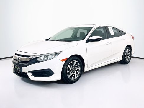Used 2018 Honda Civic EX image 3
