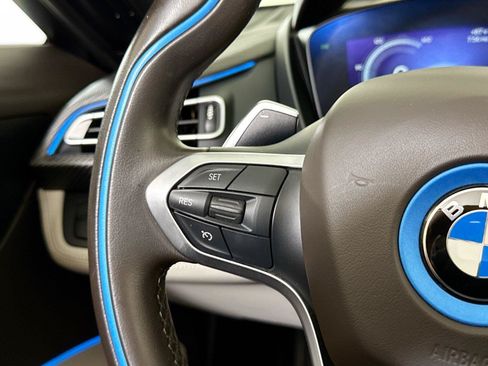 Used 2019 BMW i8 Roadster AWD/4WD image 23