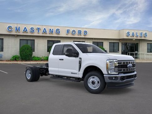 New 2026 Ford F350 XL w/ XL Chrome Package AWD/4WD image 9