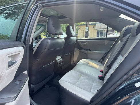 Used 2017 Toyota Camry XSE w/ Moonroof Package FWD image 25