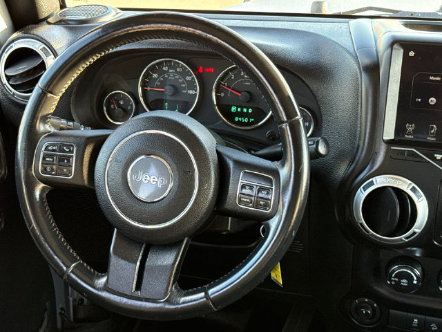 Used 2015 Jeep Wrangler Unlimited Sahara w/ Max Tow Package AWD/4WD image 14