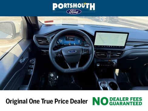 Used 2025 Ford Escape ST-Line Elite w/ Premium Technology Package image 7