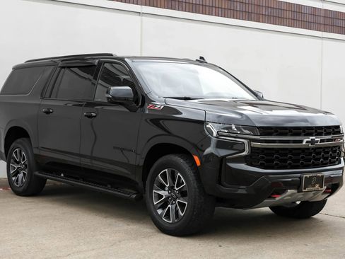 Used 2022 Chevrolet Suburban Z71 w/ Luxury Package AWD/4WD image 9