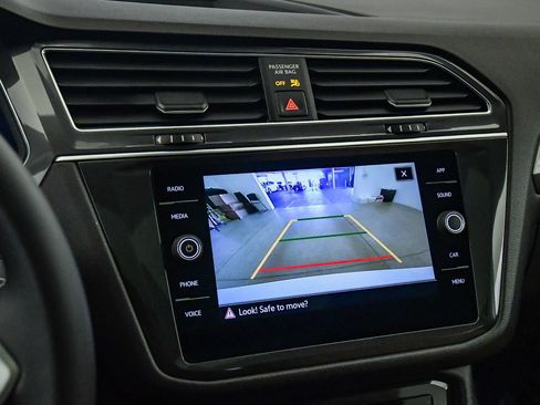 Used 2023 Volkswagen Tiguan SE R-Line FWD image 24