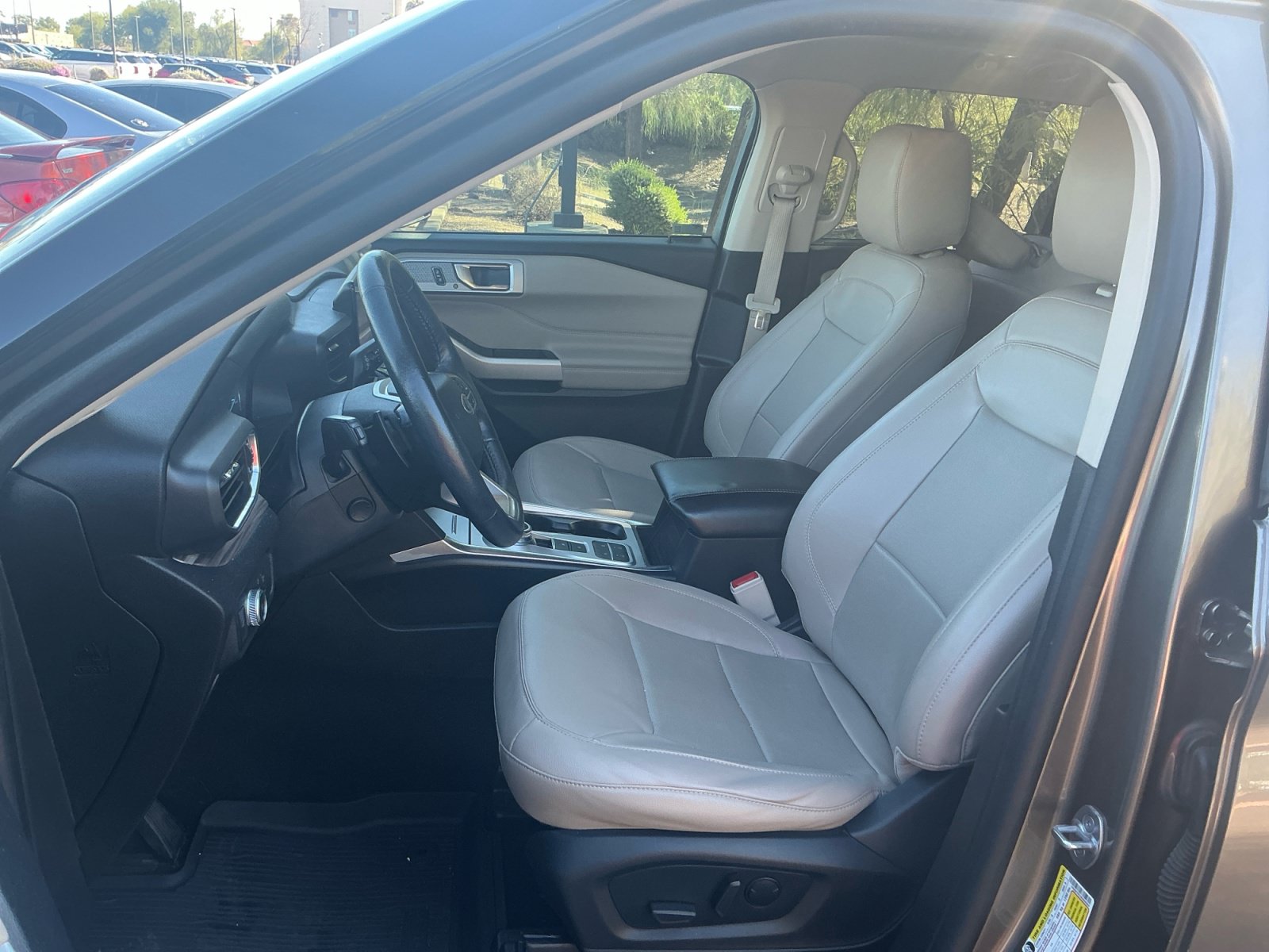 Used 2021 Ford Explorer Limited w/ Equipment Group 301A RWD image 14