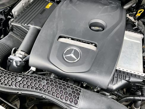 Used 2019 Mercedes-Benz GLC 300 image 30