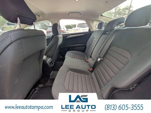 Used 2020 Ford Fusion SE FWD image 12