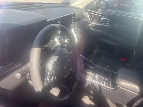 Used 2023 Kia Sportage SX Prestige image 11