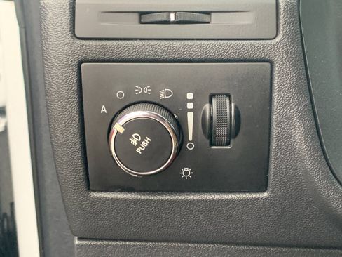 Used 2014 Dodge Challenger SRT8 image 27