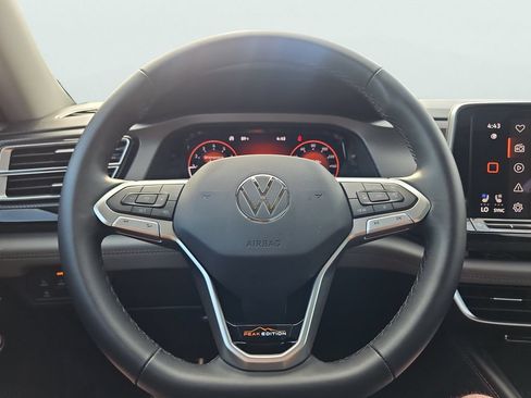 Used 2026 Volkswagen Atlas Peak Edition AWD/4WD image 32