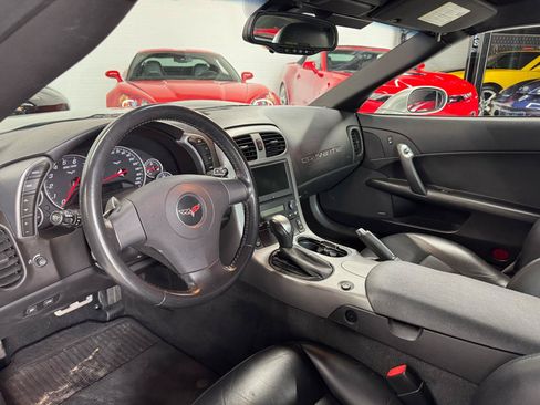 Used 2006 Chevrolet Corvette Coupe w/ Preferred Equipment Group RWD image 7