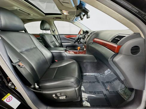 Used 2012 Lexus LS 600h L image 32