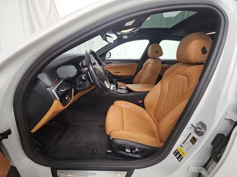 Used 2023 BMW 530i xDrive w/ Premium Package image 7