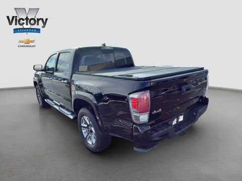 Used 2017 Toyota Tacoma Limited w/ Tow Package AWD/4WD image 5