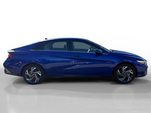 New 2025 Hyundai Elantra Limited image 6
